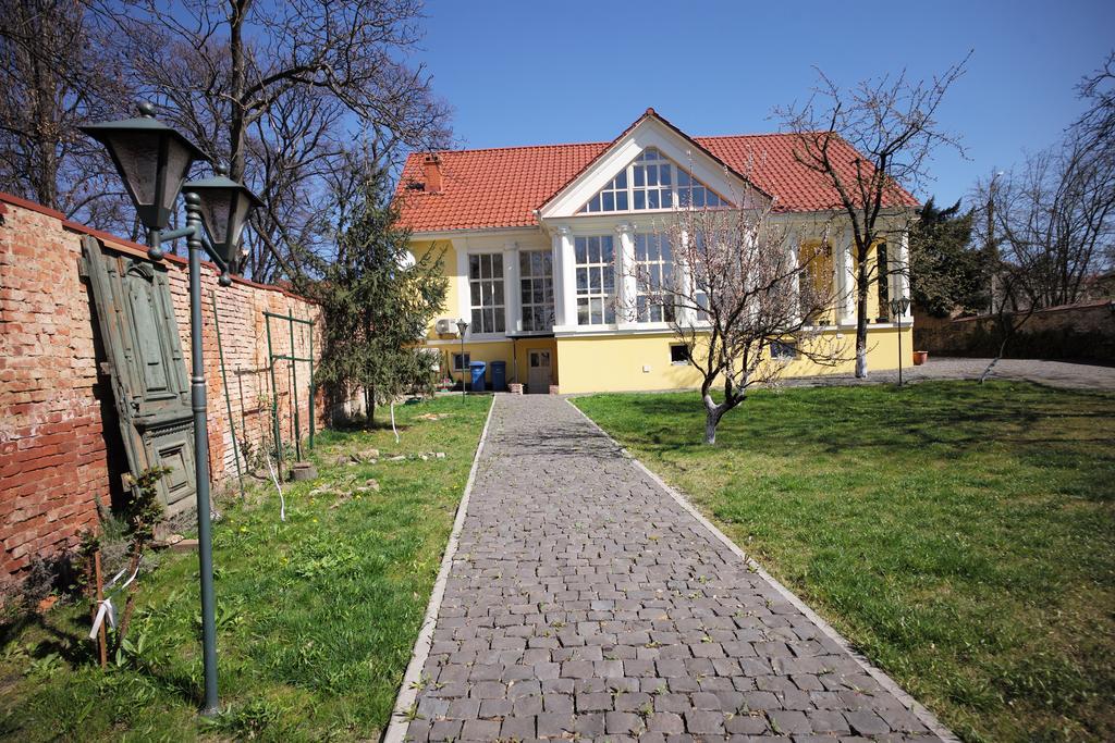 Boutique Hotel Villa P Oujhorod Extérieur photo
