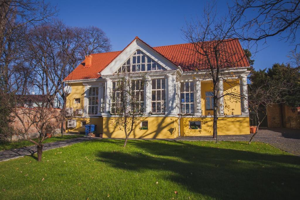 Boutique Hotel Villa P Oujhorod Extérieur photo